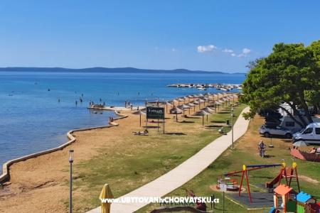 Apartman uz more i plažu Privlaka Horvátország