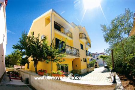 Apartmanok Petar - Ház Vodice Horvátország